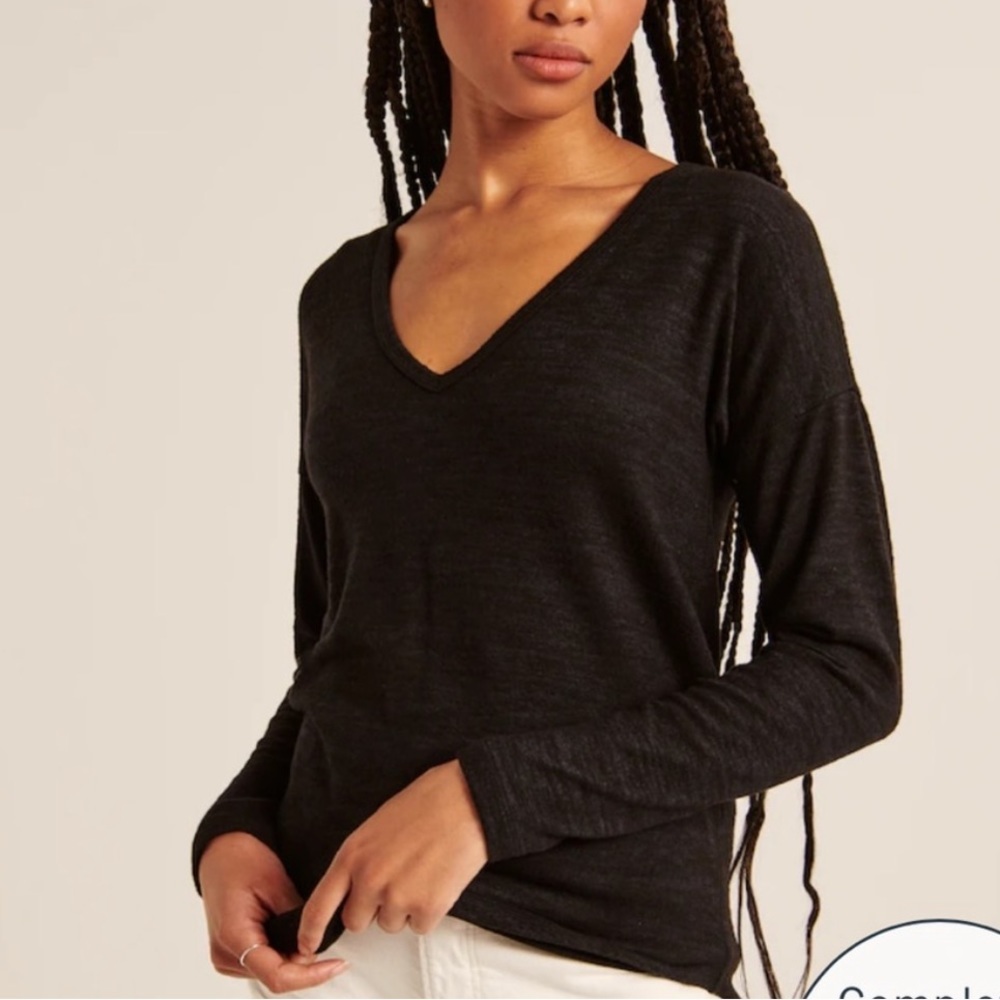 Abercrombie Long Sleeve V Neck T-Shirt - Soft and Cozy Legging Tee Size Medium